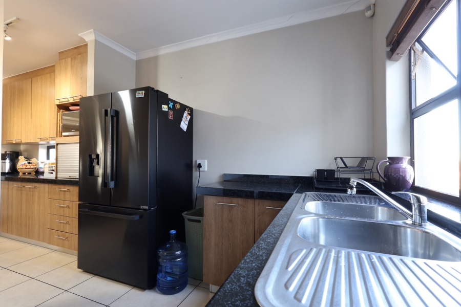 To Let 3 Bedroom Property for Rent in Protea Heights Western Cape